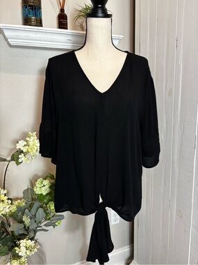 Eyeshadow Black V-Neck Tie-Front Women's Top